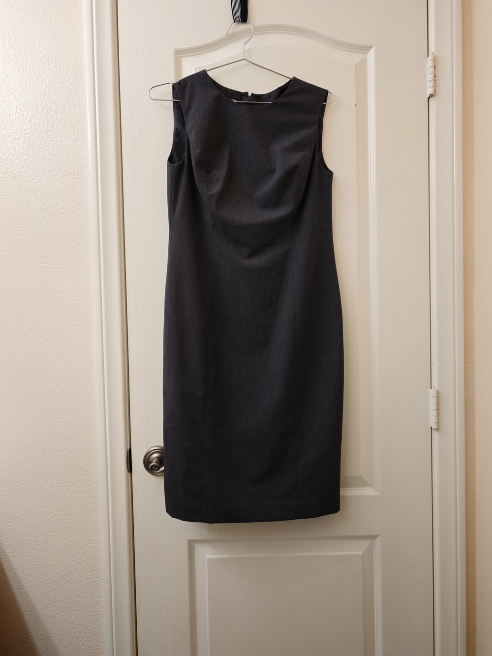 Jones New York Sleeveless Sheath Dress in Charcoal